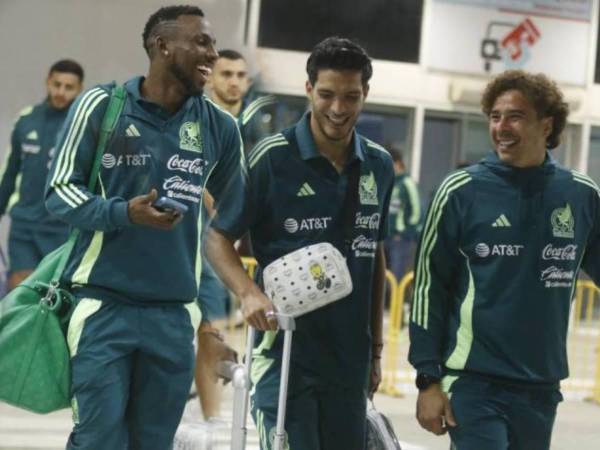 En horas de la noche del miércoles arribó la Selección Mexicana para el juego contra Honduras por Nations League. Se enfrentan este viernes a las 8 de la noche en el estadio Morazán de San Pedro Sula.