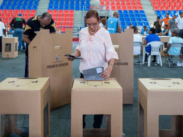 Los dominicanos eligen hoy a su nuevo presidente.