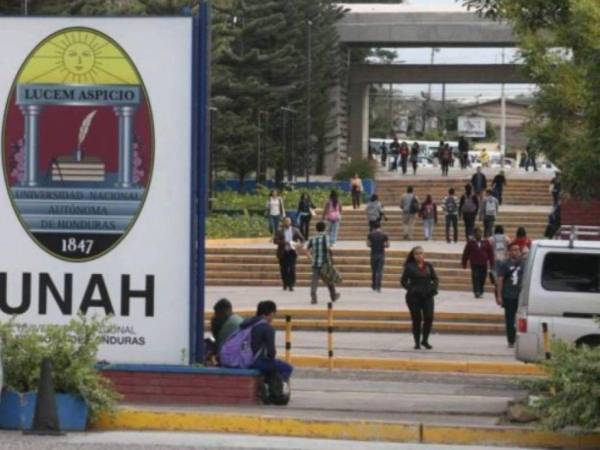 La Universidad Nacional Autónoma de Honduras (UNAH) ofrece 71 carreras en sus diferentes regionales del país. Una gran gama educativa para formar profesionales de acuerdo con la demanda laboral local.