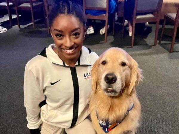 El golden retriver de cuatro años llamado Beacon es una de las estrellas del equipo de gimnasia de Estados Unidos que se ha ganado el cariño tanto de los atletas como de los fanáticos de los Juegos Olímpicos París 2024.