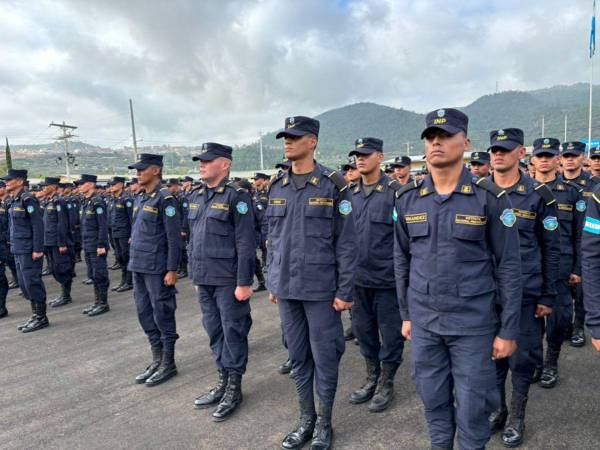 Un total de 1,026 agentes penitenciarios se gradúan este miércoles.