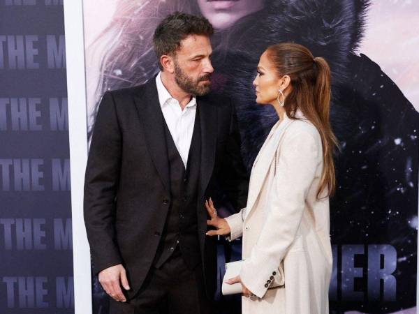 Jennifer López y Ben Affleck reaparecen juntos tras innumerables rumores que giran en torno a una supuesta crisis matrimonial entre la pareja. A continuación, los detalles del momento que protagonizaron frente a la prensa.