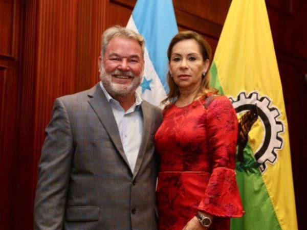 Zoila Santos, esposa de Roberto Contreras, fue citada por la Unidad Fiscal de Apoyo Fiscal (UNAF).