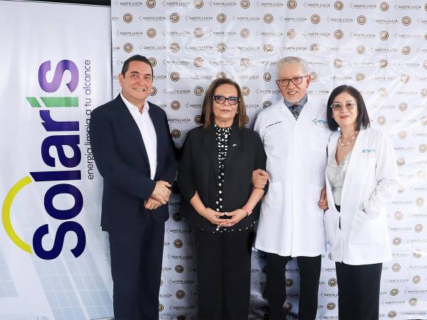 <i>Ejecutivos de Solaris y Santa Lucía Hospital, Clínica y Óptica destacaron la importancia del impacto ambiental y reafirmaron su objetivo de promover un futuro más verde y saludable para todos. </i>