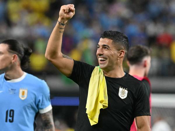 Luis Suárez pone en su lugar a jugador de Brasil que menospreció a selección de Uruguay