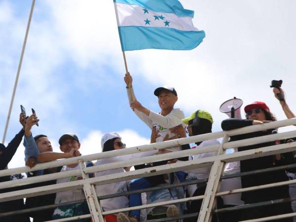 Un heroico Shin Fujiyama ha llegado impulsado por todos hasta las puertas de Tegucigalpa para estar por culminar su reto de 250 kilómetros.