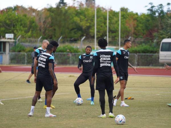 La Selección de Honduras reconoció este sábado la cancha en que se medirá a Bermudas.