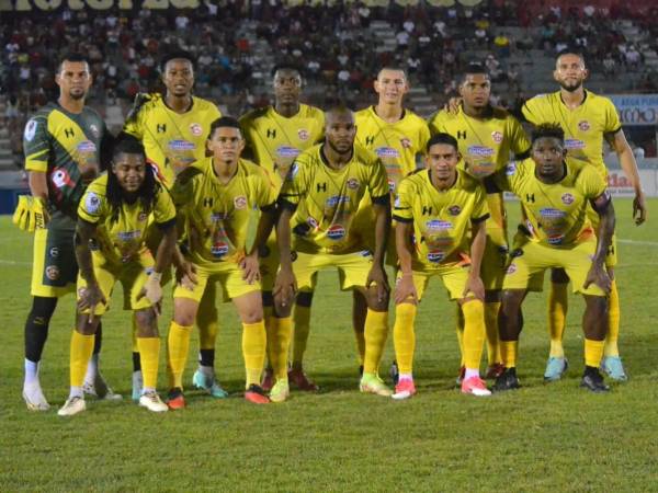 Dos futbolistas del Génesis cometen indisciplina y uno no sigue en el equipo tras llegar a un acuerdo.