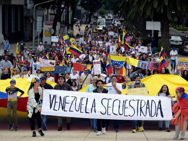 Las protestas que siguieron a la proclamación de Maduro dejaron 24 muertos y más de 2,200 detenidos.