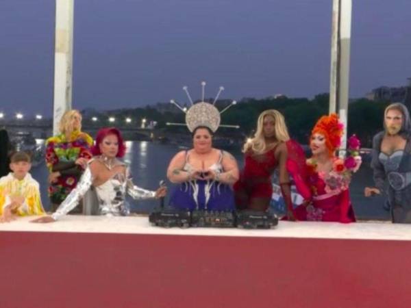 Repudio mundial generó la representación de “La Última Cena” por parte del cuadro artístico drag-queens, siendo tildado como una “blasfemia” e “irrespeto” para la iglesia Católica.