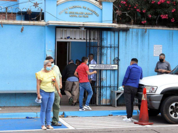 Cientos de hondureños se ven obligados a depender de un frasco de insulina.