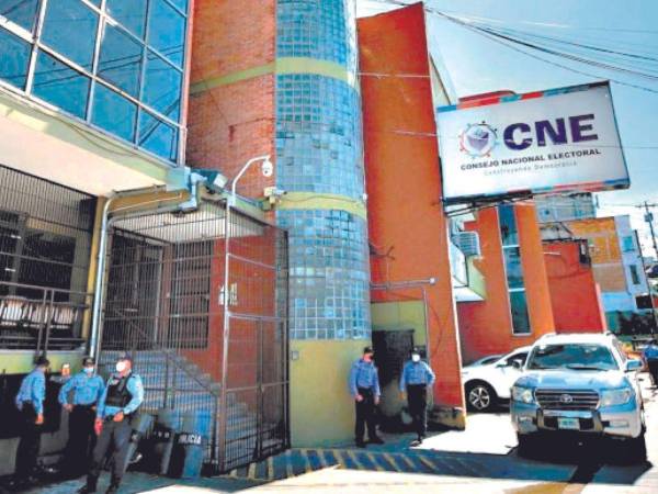 El CNE afirmó que no han hecho ninguna contratación porque no les ha aprobado los fondos.