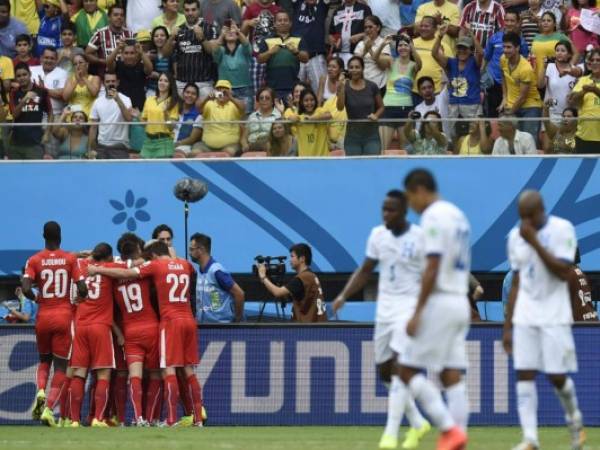 Honduras se despide del Mundial de Brasil con tres derrotas y la única alegría fue anotar un gol ante Ecuador. (AFP)