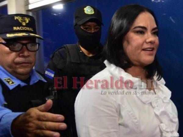 Rosa Elena de Lobo fue acusada por los delitos de fraude continuado y apropiación indebida.