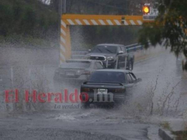 En medio de la emergencia nacional, las lluvias no dan tregua y seguirán en el país.