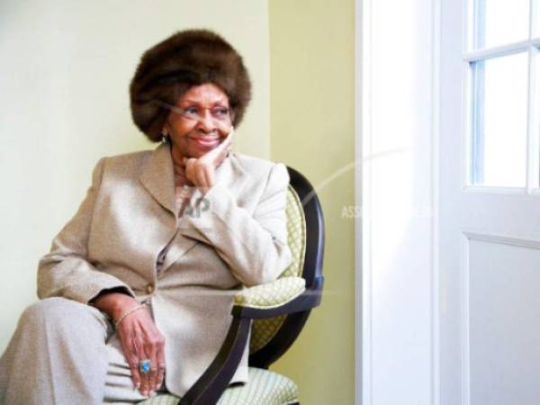 En esta foto del 22 de enero del 2013, la cantante de góspel Cissy Houston, madre de Whitney Houston, posa en Nueva York.