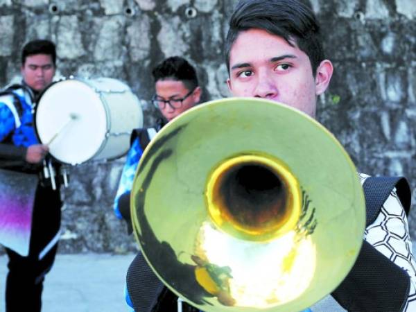 Una de las fortalezas de la banda es ejecutar instrumentos de viento. (Foto: El Heraldo Honduras)