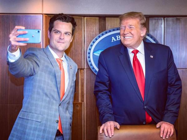 “Es un gran honor para mí anunciar que el congresista Matt Gaetz, de Florida, como fiscal general de Estados Unidos”, declaró Trump generando revuelo aun entre los mismos republicanos por las acusaciones de tráfico sexual contra Gaetz.