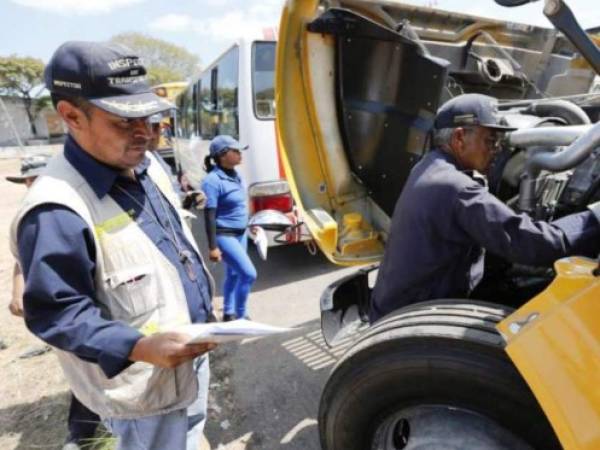 Ninguna unidad puede salir de la ciudad sin el certificado de revisión.