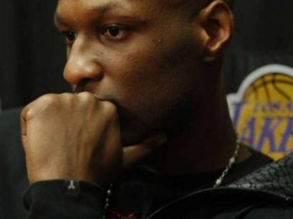 Lamar Odom habría sufrido varios derrames cerebrales.