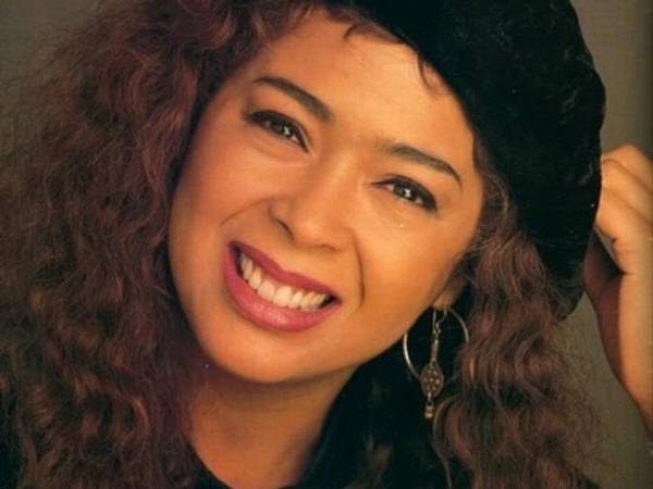 <b>Irene</b> <b>Cara</b>, la cantante y actriz ganadora de un Oscar que interpretó las principales canciones de las películas taquilleras de la década de 1980 “Fame” y “Flashdance”, murió a los 63 años, informó el sábado su agente. Un repaso fotográfico por la vida de la famosa.