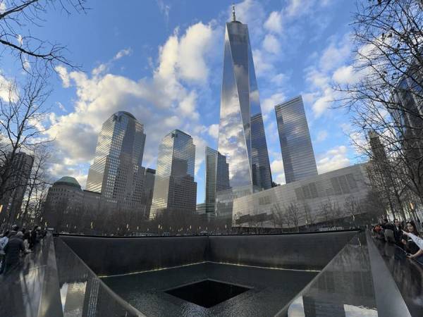 Desde espectaculares vistas a la bahía con sus innumerables edificios y rascacielos, hasta la moderna arquitectura que se combina con edificios de centenares de años. Así es Nueva York admiradas por sus icónicas edificaciones.