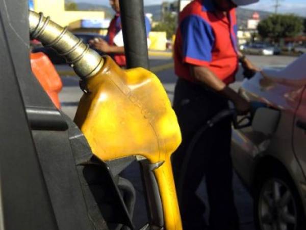 Los precios de las gasolinas subirán de precio nuevamente.