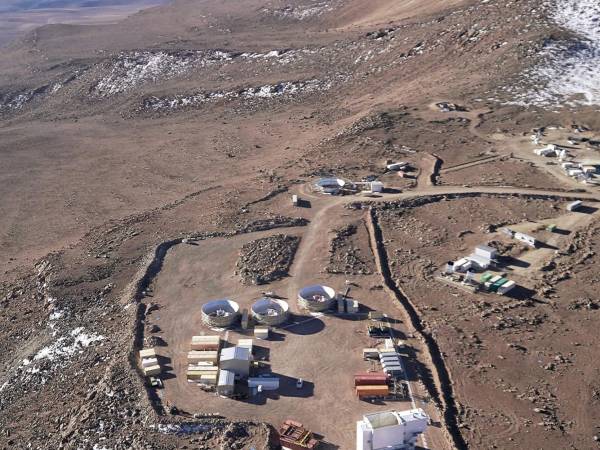 Telescopios del Observatorio Simons en Chile podrían revelar pistas clave sobre lo que sucedió después del Big Bang.