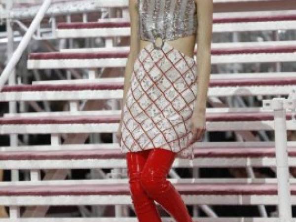 A model presents a creation for Christian Dior during the 2015 Haute Couture Spring-Summer collection fashion show on January 26, 2015 in Paris. AFP PHOTO / FRANCOIS GUILLOT