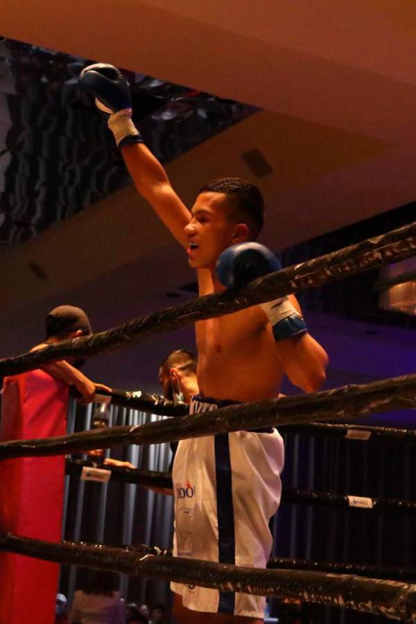 Gerardo “El Chocolate” Sánchez fue muy aclamado por su triunfo por el público costarricense, quienes aplaudieron al joven prospecto del boxeo de Honduras.