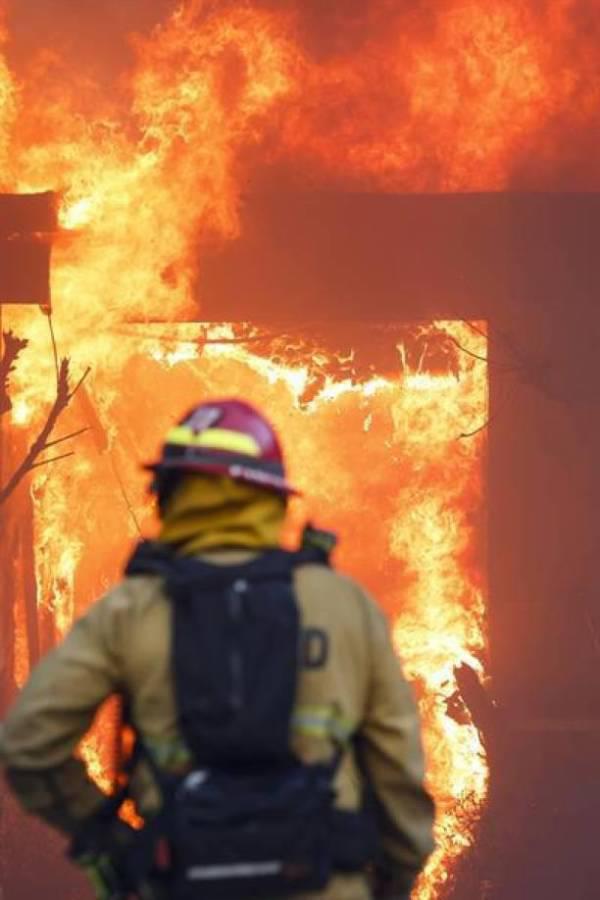 Así era la mansión de Carlos Vela que perdió debido a incendios en Los Ángeles