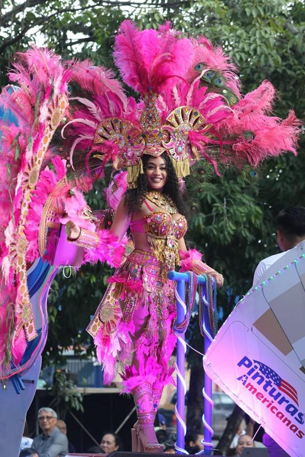 Bellas capitalinas roban suspiros en carnaval por los 446 años de Tegucigalpa