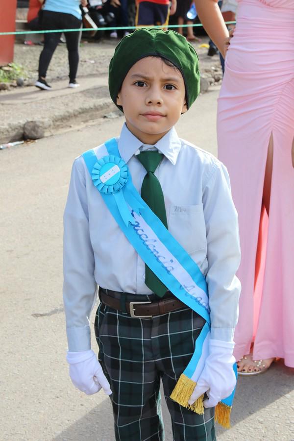 Con colorido desfile colonia San Miguel de Tegucigalpa celebra su 69 aniversario