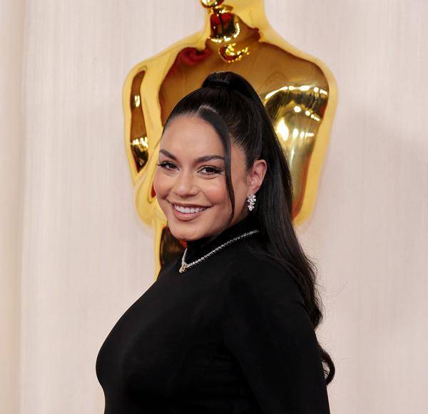 Vanessa Hudgens confirma embarazo desfilando por la alfombra roja de los Oscar