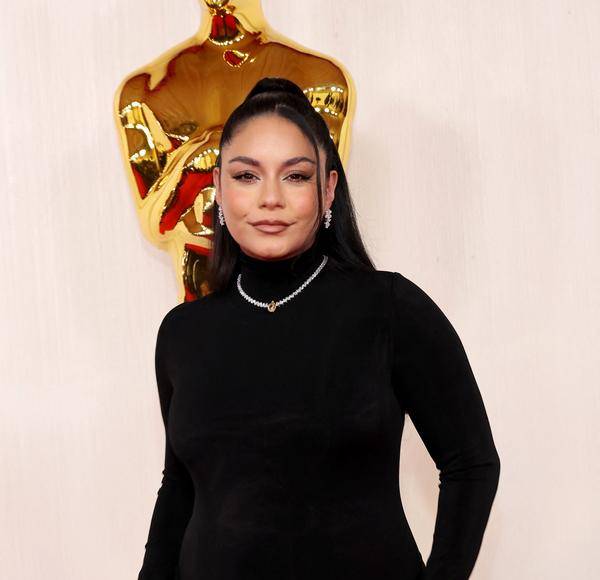 Vanessa Hudgens confirma embarazo desfilando por la alfombra roja de los Oscar