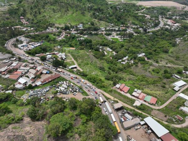 En tramos se utilizan dos carriles cuando hay mayor demanda hacia Olancho y de regreso un solo carril o viceversa.