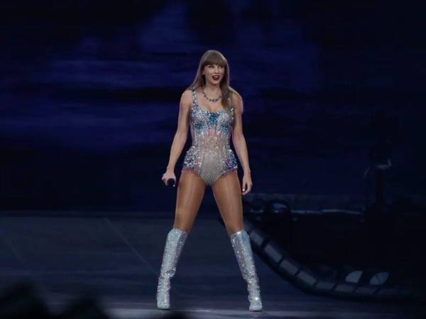 Taylor Swift, la estrella indiscutible del pop del siglo XXI que ha batido casi todos los récords en la música en cuanto a ventas de discos, giras, conciertos o premios; y sus millones de fans –los swifties- esperan tener a su diosa sobre los escenarios muchos años más, algo no difícil pues todo lo ha logrado con 35 años, las velas que apaga este 13 de diciembre.