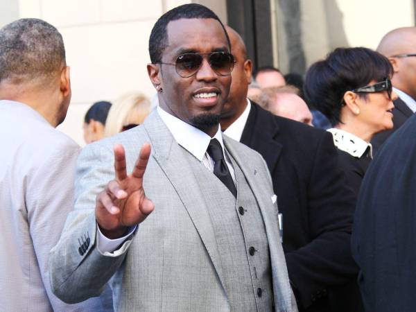 Sean “Diddy” Combs suma una nueva acusación en su contra, esta vez por Bryana “Bana” Bongolan, una diseñadora de moda que asegura que el productor musical intentó lanzarla desde el balcón de un edificio en Los Ángeles.