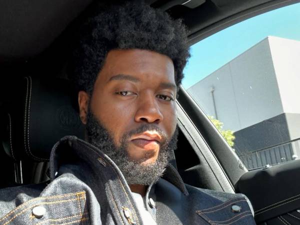 El famoso cantante Khalid se vio obligado a hablar sobre sus preferencias sexuales en las redes sociales tras que su expareja revelara detalles íntimos sobre el artista.