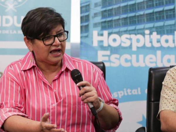 Con caricaturas y memes repudian a ministra de salud por minimizar la falta de algodón en hospital