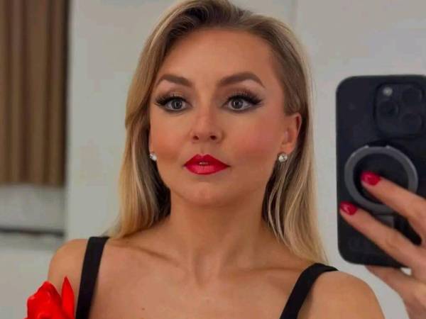 Durante más de 20 años en el mundo de las telenovelas, Angelique Boyer ha cautivado a la audiencia no solo con su talento y carisma, sino también con una belleza que parece inmutable desde su niñez.