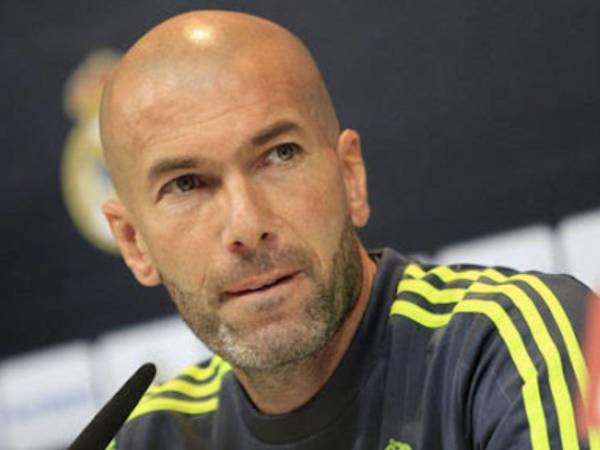 Aunque su carrera como director técnico aún no es tan amplia, Zinedine Zidane logró un importante hito con el Real Madrid, conquistando la Champions League en tres años consecutivos.