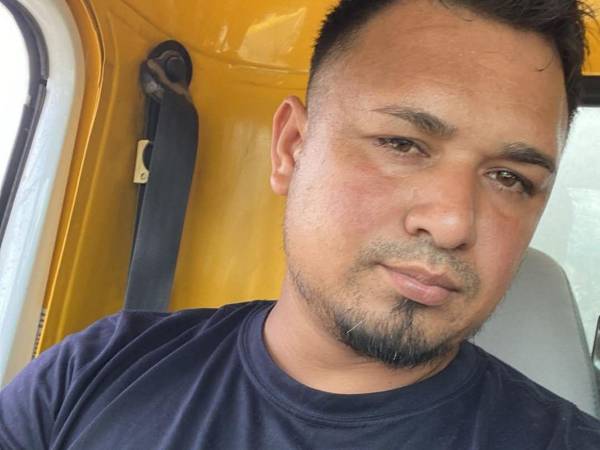 El crimen contra Gerson Rivera se registró a eso de las 10 de la noche en el barrio Dos Caminos, en Villanueva, Cortés, al norte de Honduras, cuando vecinos escucharon varias detonaciones.