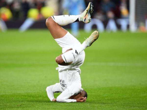 Real Madrid perdió 2-0 en Anfield y Kylian Mbappé perdió un penal.