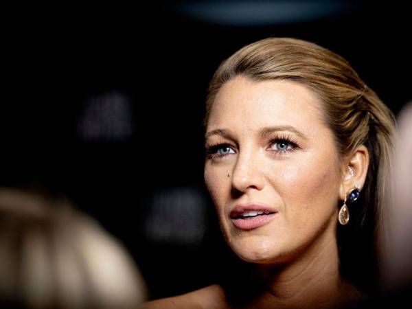 Blake Lively demandó al director y coprotagonista junto a ella de la película “Romper el círculo”, Justin Baldoni, por acoso sexual y una campaña de desprestigio.