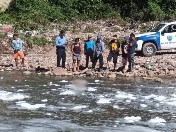 Así fue encontrado el cuerpo de este hombre en el río Choluteca.