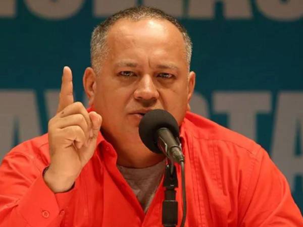 El ministro de Interior de Venezuela, Diosdado Cabello, calificó estas afirmaciones como “mentiras” de la oposición y atribuyó la denuncia a un intento de ocultar la baja convocatoria de la manifestación antichavista en Caracas.