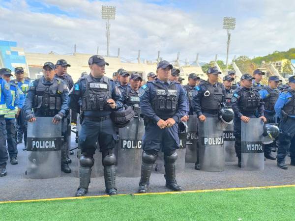 La Policía Nacional informa de la presencia de 165 elementos uniformados para garantizar la tranquilidad del encuentro esta noche entre Motagua y Victoria.