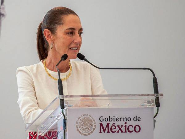 La presidenta de México, Claudia Sheinbaum, habla durante un acto este viernes en el estado de Chiapas