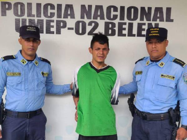 El joven fue detenido por miembros de la Policía Nacional en la capital. Es acusado por el delito de asesinato con alevosía.